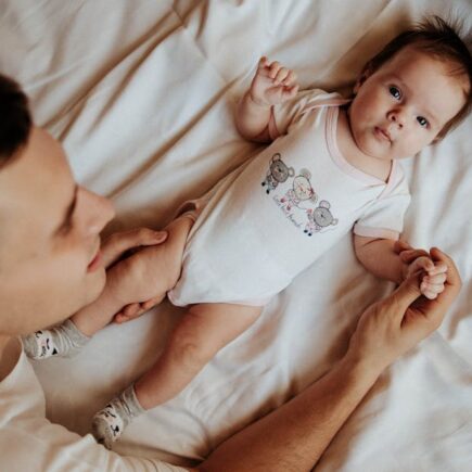découvrez toutes les informations essentielles sur la paternité : démarches, droits des pères, implications légales et conseils pour bien vivre cette étape importante de la vie familiale.