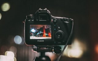 découvrez l'art de la photographie, un moyen captivant de capturer la beauté du monde qui vous entoure. apprenez des techniques, explorez des styles variés et laissez libre cours à votre créativité à travers l'objectif.