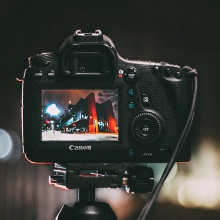 découvrez l'art de la photographie, un moyen captivant de capturer la beauté du monde qui vous entoure. apprenez des techniques, explorez des styles variés et laissez libre cours à votre créativité à travers l'objectif.