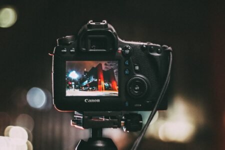 découvrez l'art de la photographie, un moyen captivant de capturer la beauté du monde qui vous entoure. apprenez des techniques, explorez des styles variés et laissez libre cours à votre créativité à travers l'objectif.