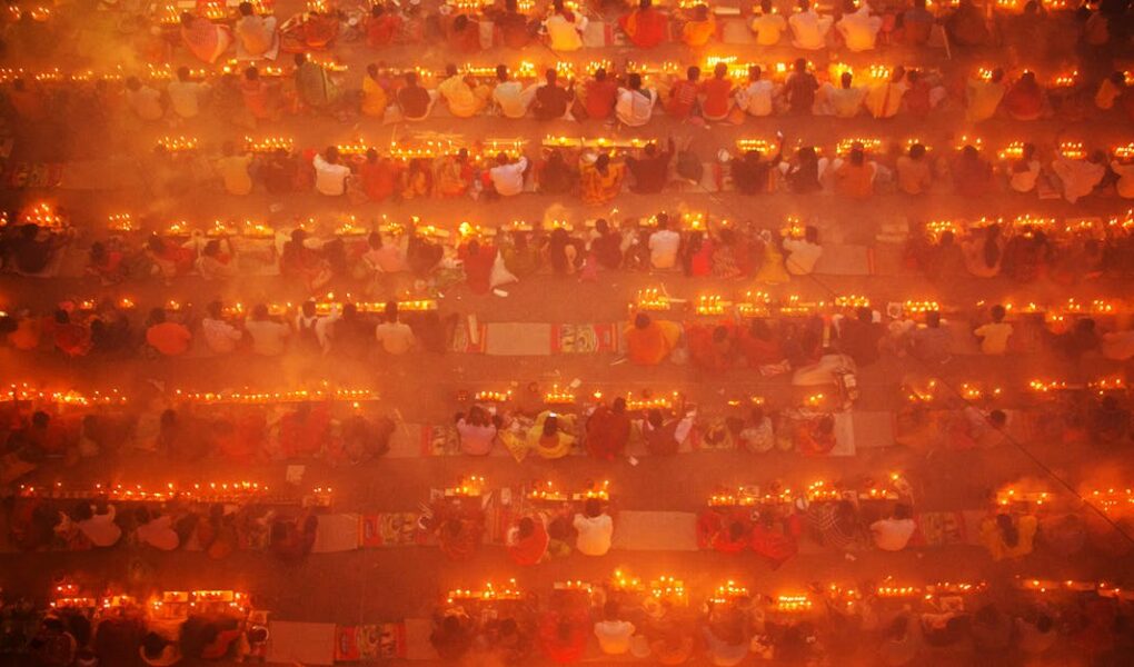 découvrez la force de la solidarité, unissant les individus et les communautés pour surmonter les défis ensemble. explorez comment la solidarité inspire l'entraide, la compassion et un avenir meilleur.
