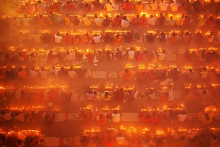 découvrez la force de la solidarité, unissant les individus et les communautés pour surmonter les défis ensemble. explorez comment la solidarité inspire l'entraide, la compassion et un avenir meilleur.