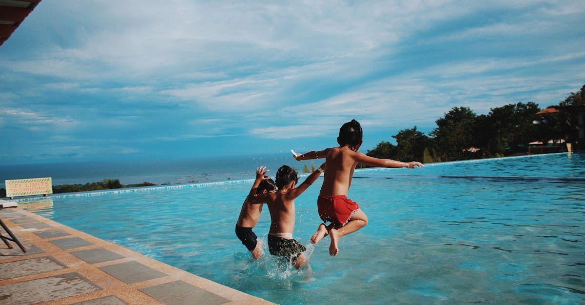 découvrez tout sur la natation : techniques, bienfaits pour la santé, conseils d'entraînement et astuces pour nager efficacement, que vous soyez débutant ou nageur confirmé.