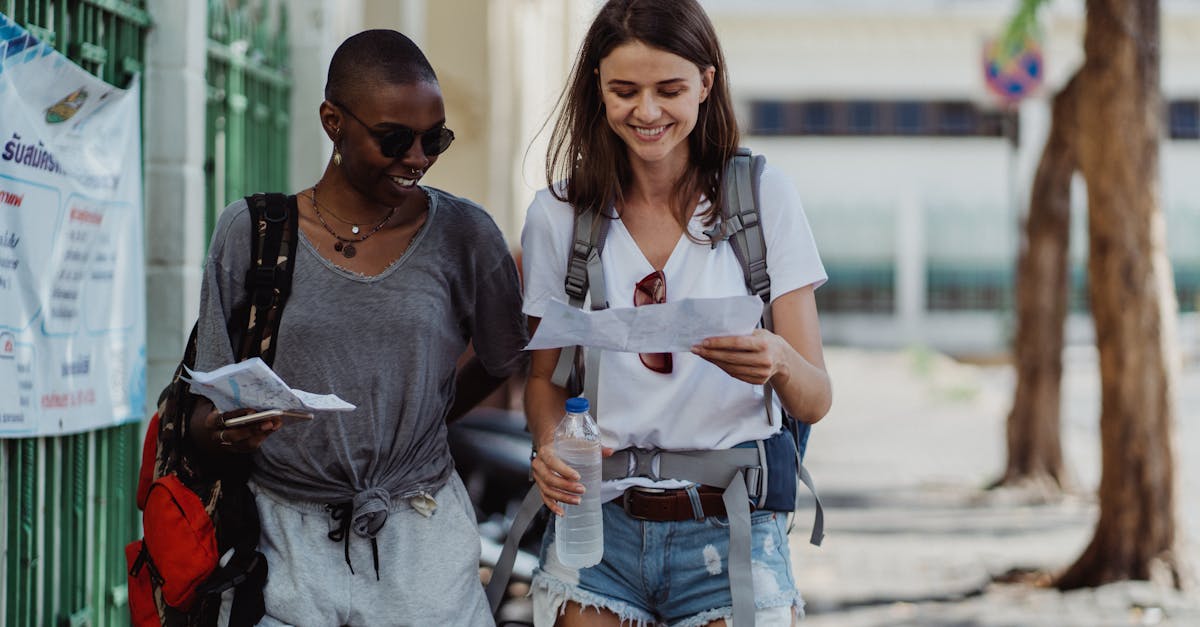 découvrez les meilleures visites guidées à pied pour explorer les sites incontournables, l'histoire et la culture de votre destination, accompagnés par des guides passionnés.