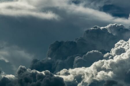 découvrez les prévisions météo en temps réel pour votre région. restez informé des conditions climatiques, des alertes météo et des tendances saisonnières. préparez-vous à chaque saison avec des conseils utiles et des mises à jour précises.