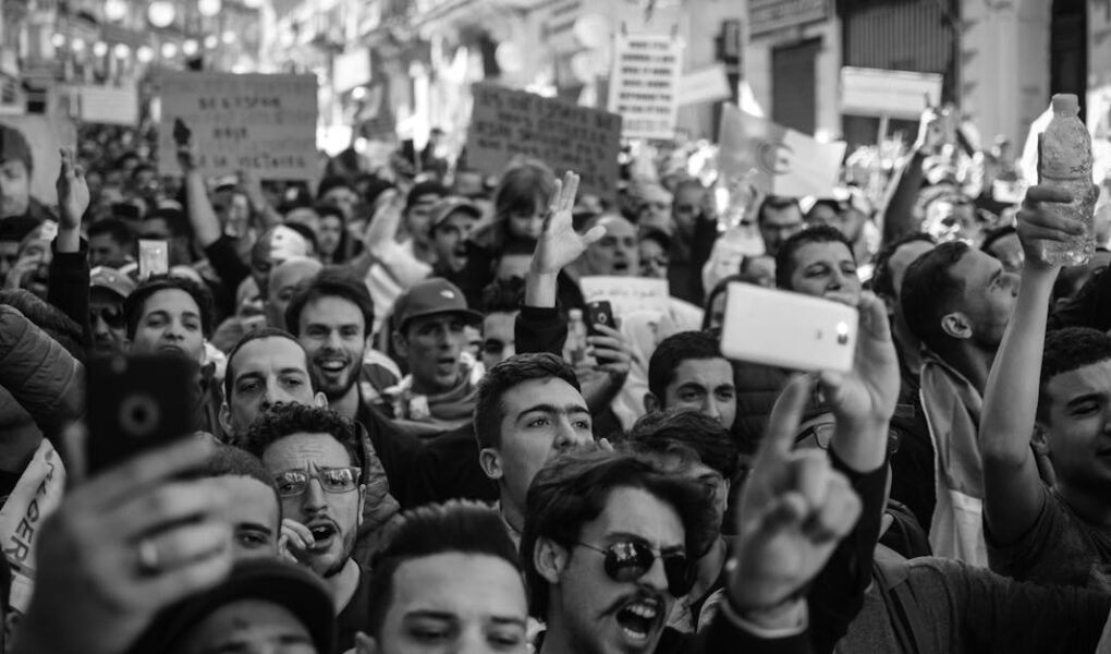 découvrez les différents aspects de la notion de collective : son importance, ses avantages et son rôle essentiel dans la réussite des projets communs. explorez comment le travail collectif favorise l'innovation, la solidarité et l'efficacité au sein des groupes.