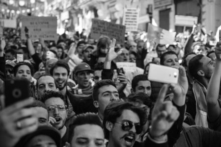 découvrez les différents aspects de la notion de collective : son importance, ses avantages et son rôle essentiel dans la réussite des projets communs. explorez comment le travail collectif favorise l'innovation, la solidarité et l'efficacité au sein des groupes.