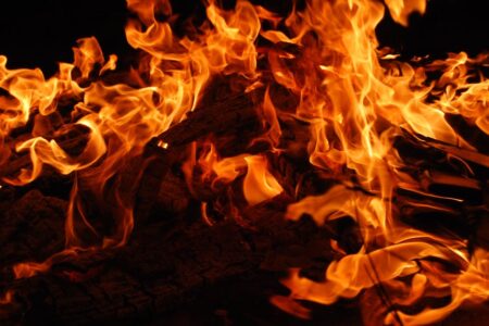 découvrez tout sur le feu : son fonctionnement, ses usages, les précautions de sécurité, et son impact sur notre quotidien. infos essentielles et conseils pratiques.