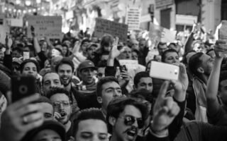 découvrez les dernières actualités, analyses et enjeux des protestations et mouvements sociaux en france et dans le monde. comprenez les causes, les revendications et les impacts des manifestations sur la société.