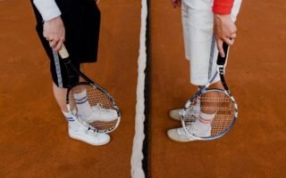 découvrez tout sur le tennis : actualités, conseils, techniques, tournois et joueurs célèbres pour passionnés et débutants.