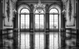 découvrez l'art déco, un mouvement artistique et architectural emblématique des années 1920-1930. plongez dans son histoire, ses caractéristiques majeures et ses influences sur le design contemporain.