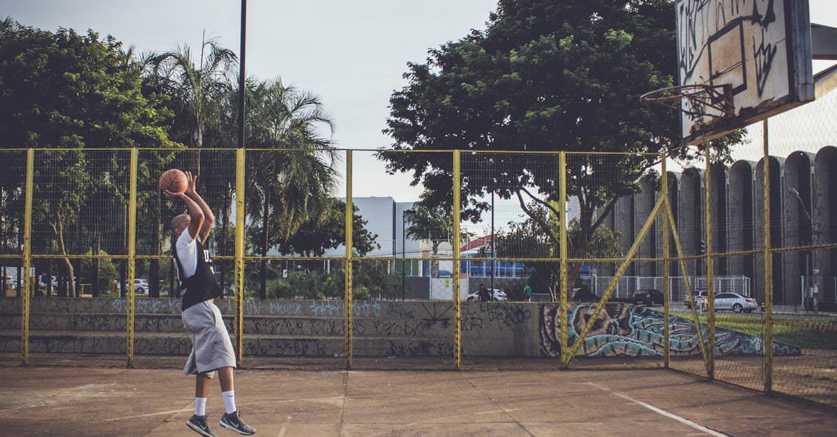 découvrez tout sur le basketball : règles du jeu, histoire, conseils d’entraînement, dernières actualités et équipements pour tous les passionnés et joueurs, débutants ou confirmés.