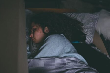 découvrez la cohabitation : avantages, règles à connaître et conseils pour vivre harmonieusement sous un même toit, que ce soit entre amis, colocataires ou en famille.