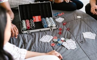 découvrez le coliving : un mode de vie moderne alliant espaces privatifs et partagés, idéal pour les jeunes actifs et étudiants à la recherche de communauté, confort et flexibilité dans leur logement.