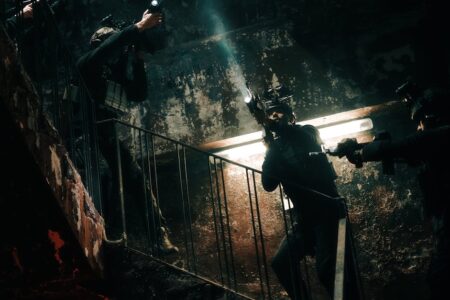 découvrez l'histoire captivante de 'hostages', un récit intense sur la prise d'otages, les enjeux humains et les décisions critiques dans des situations extrêmes. plongez dans une intrigue riche en suspense et en émotions.