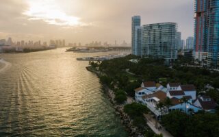 découvrez nos appartements de luxe alliant confort, élégance et prestations haut de gamme pour un cadre de vie exceptionnel. visitez nos résidences exclusives dès aujourd'hui !