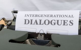 découvrez comment garantir l'intégrité des médias, prévenir la désinformation et assurer la fiabilité des contenus grâce à des pratiques et des technologies adaptées.