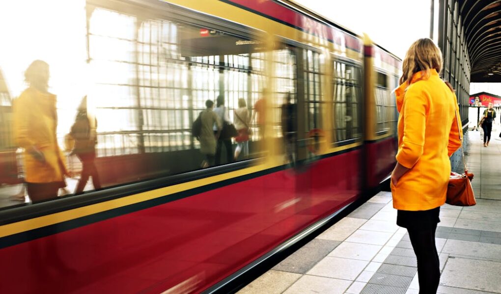 découvrez tout ce que vous devez savoir sur le métro : son histoire, son fonctionnement, ses avantages et des conseils pratiques pour voyager en toute simplicité. idéal pour les utilisateurs réguliers ou occasionnels !