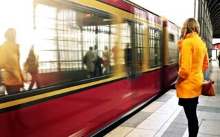 découvrez tout ce que vous devez savoir sur le métro : son histoire, son fonctionnement, ses avantages et des conseils pratiques pour voyager en toute simplicité. idéal pour les utilisateurs réguliers ou occasionnels !