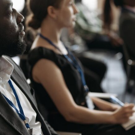 découvrez qui sont les participants, leurs profils, rôles et contributions principales dans le cadre de cet événement ou projet.