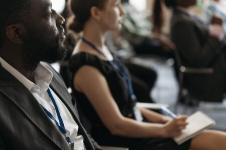 découvrez qui sont les participants, leurs profils, rôles et contributions principales dans le cadre de cet événement ou projet.