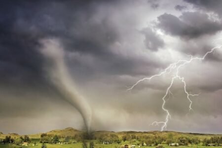 découvrez ce qu'est une tempête, ses causes, ses effets et comment s'y préparer. conseils, explications et actualités sur les phénomènes météorologiques extrêmes.