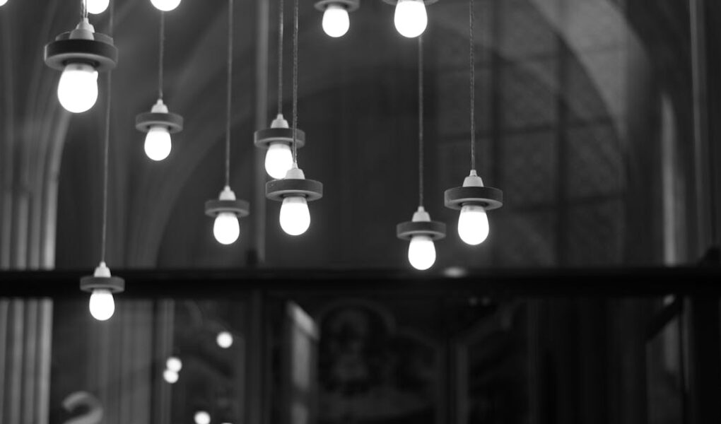 découvrez tout ce qu'il faut savoir sur la suspension : définition, usages, conseils d'installation et astuces pour bien choisir dans votre intérieur ou véhicule.