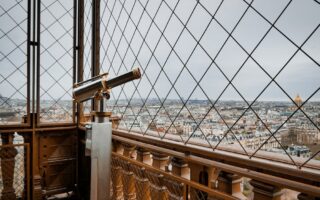 découvrez les toits couverts de paris : une expérience unique mêlant architecture, histoire et vues exceptionnelles sur la capitale française.
