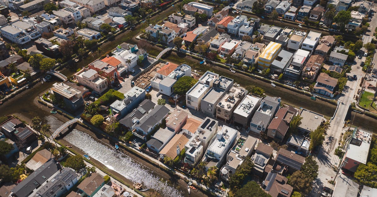 découvrez le chauffage urbain, une solution efficace et durable pour chauffer plusieurs bâtiments grâce à un réseau de chaleur centralisé.