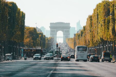 découvrez les détails de l'incendie majeur à paris : causes, impact et mesures prises pour la sécurité des habitants.