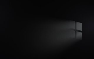 découvrez l'émerveillement des rayons de lumière mystérieux qui illuminent l'obscurité, créant une atmosphère envoûtante et fascinante.