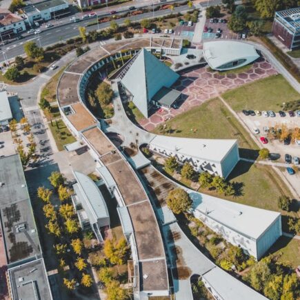 découvrez les biens immobiliers anciens à paris, alliant charme historique et emplacement privilégié au cœur de la capitale française.