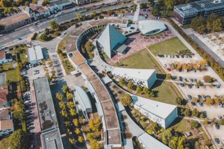 découvrez les biens immobiliers anciens à paris, alliant charme historique et emplacement privilégié au cœur de la capitale française.