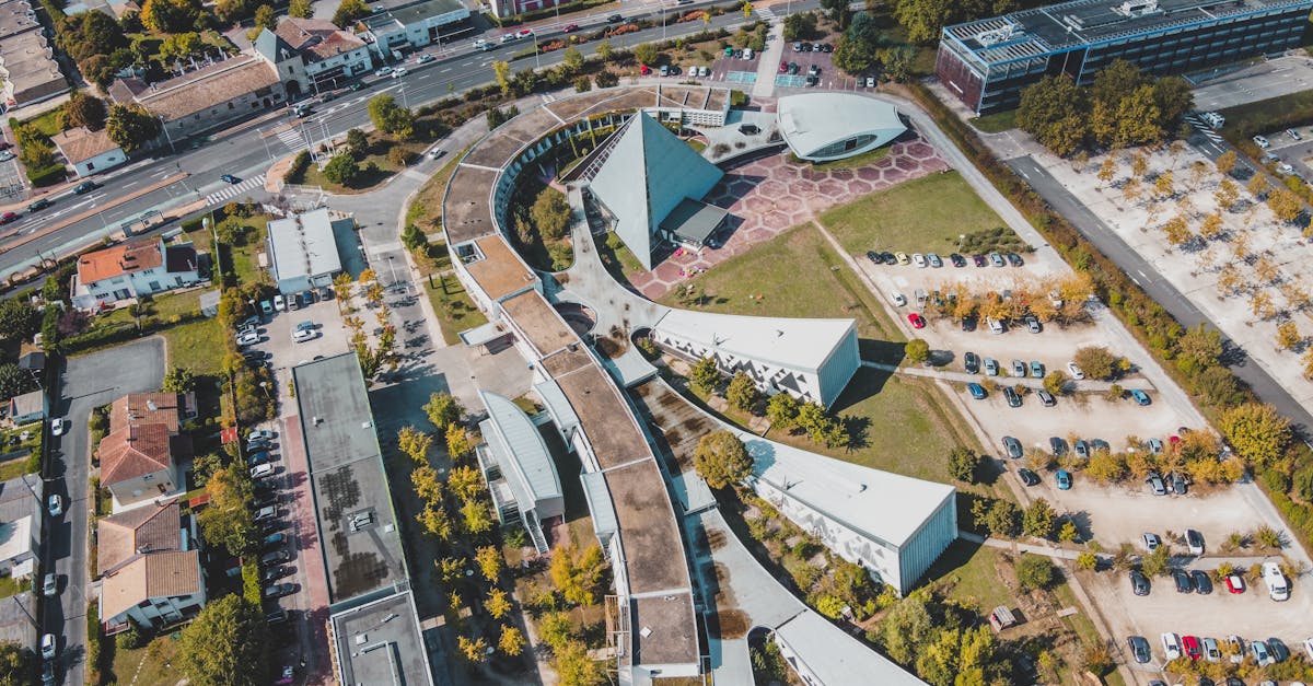 découvrez les biens immobiliers anciens à paris, alliant charme historique et emplacement privilégié au cœur de la capitale française.