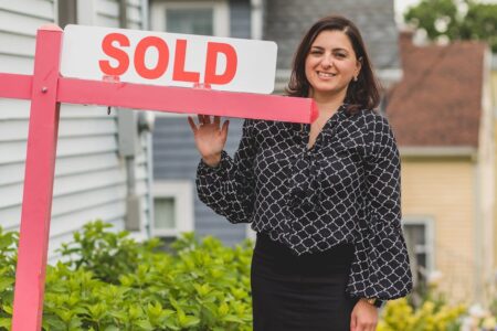 découvrez nos conseils essentiels pour acheter une maison en région parisienne, du choix du quartier à la négociation du prix, pour un achat réussi en banlieue de paris.