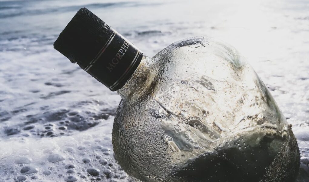 découvrez tout sur la cold wave : style musical sombre et atmosphérique des années 80, influencé par le post-punk et la new wave.