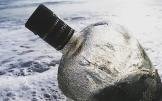 découvrez tout sur la cold wave : style musical sombre et atmosphérique des années 80, influencé par le post-punk et la new wave.