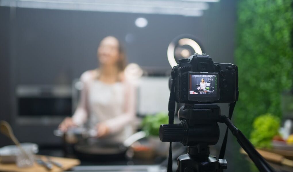 participez à nos ateliers culinaires pour apprendre de nouvelles recettes, techniques de cuisine et partager un moment convivial autour de la gastronomie.