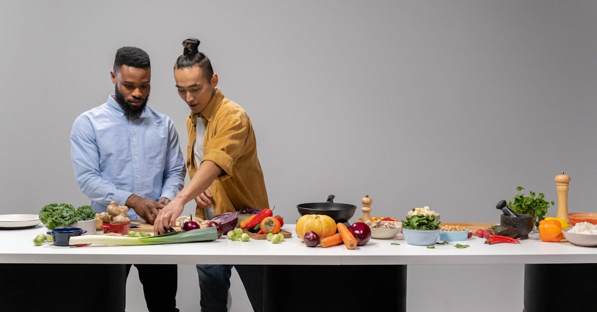 participez à nos ateliers de cuisine pour apprendre de nouvelles recettes, maîtriser des techniques culinaires et partager un moment gourmand en famille ou entre amis.