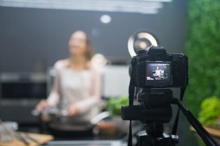 participez à nos ateliers culinaires pour apprendre de nouvelles recettes, techniques de cuisine et partager un moment convivial autour de la gastronomie.