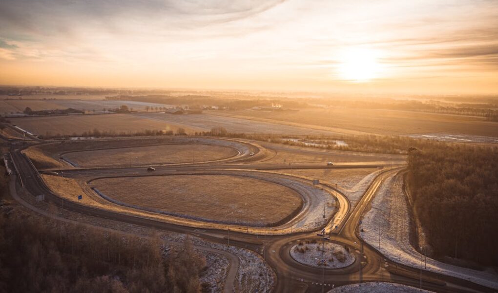 découvrez les carrefours giratoires à la néerlandaise : sécurité, fluidité et design innovant pour une circulation optimisée.