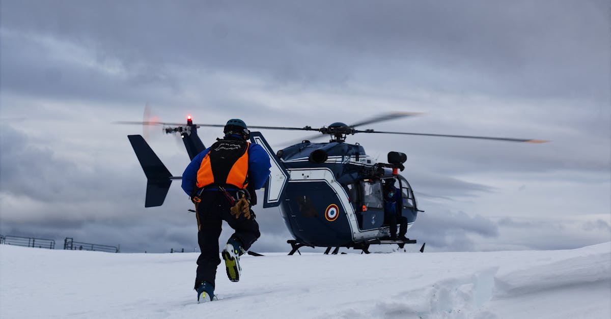 découvrez tout ce qu'il faut savoir sur les atterrissages d'urgence : procédures, conseils et témoignages pour assurer votre sécurité en cas de situation critique.