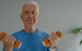 découvrez les secrets de la longévité pour vivre une vie plus longue et en meilleure santé grâce à des conseils et des astuces éprouvés.