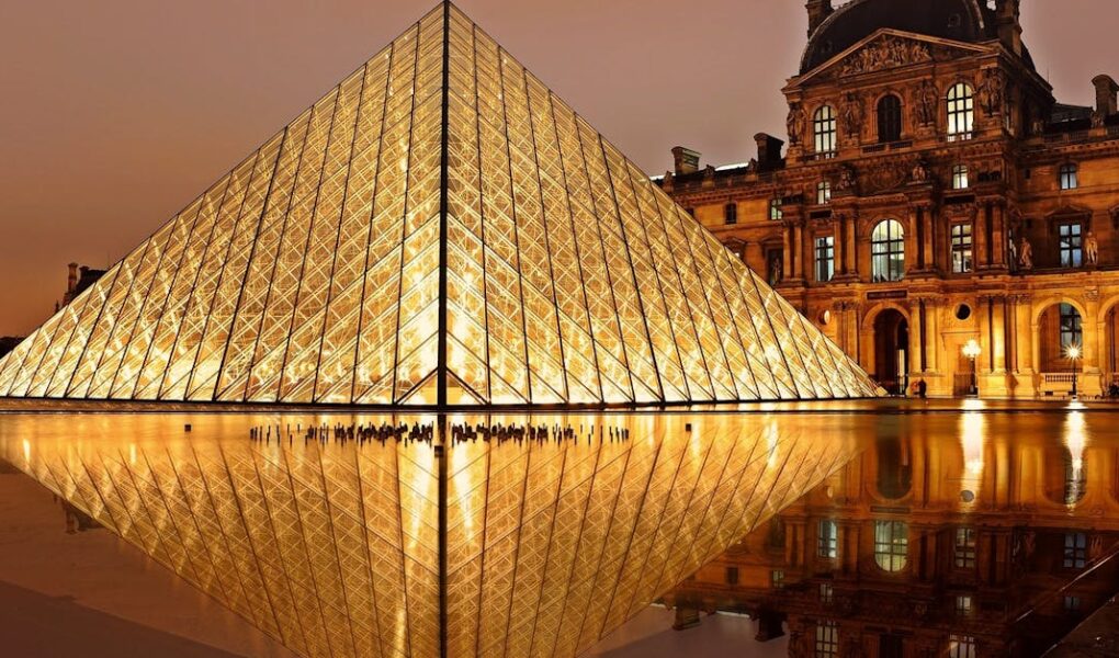 découvrez paris, la ville lumière, célèbre pour ses monuments emblématiques, sa culture riche, sa gastronomie raffinée et son ambiance unique.