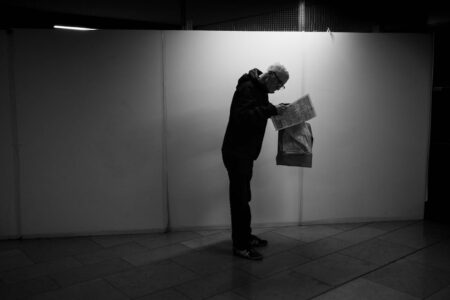 découvrez les raisons du chaos dans le métro de paris et comment cela affecte les déplacements quotidiens des voyageurs.