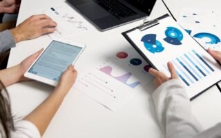 découvrez la bourse de paris, le principal marché financier de france, où s'échangent actions, obligations et autres instruments financiers en temps réel.