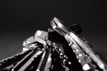 découvrez nos solutions de sécurité avancées pour protéger vos données, vos systèmes et assurer la tranquillité d'esprit au quotidien.