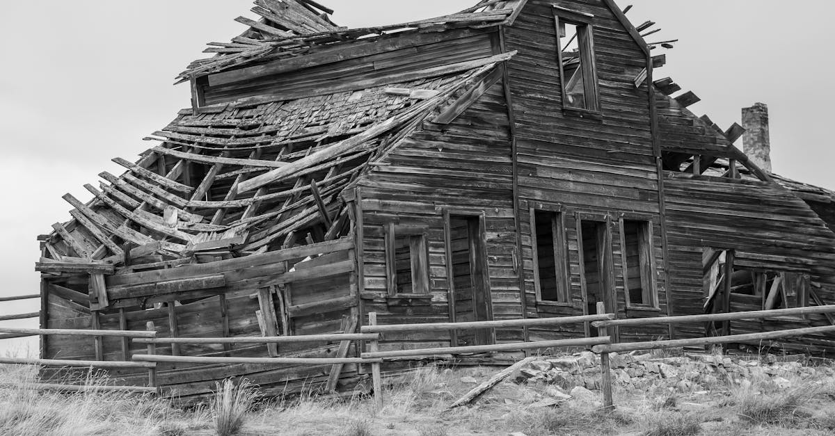 découvrez les causes et les conséquences de l'effondrement d'un immeuble résidentiel, ainsi que les mesures de prévention et de sécurité à adopter.