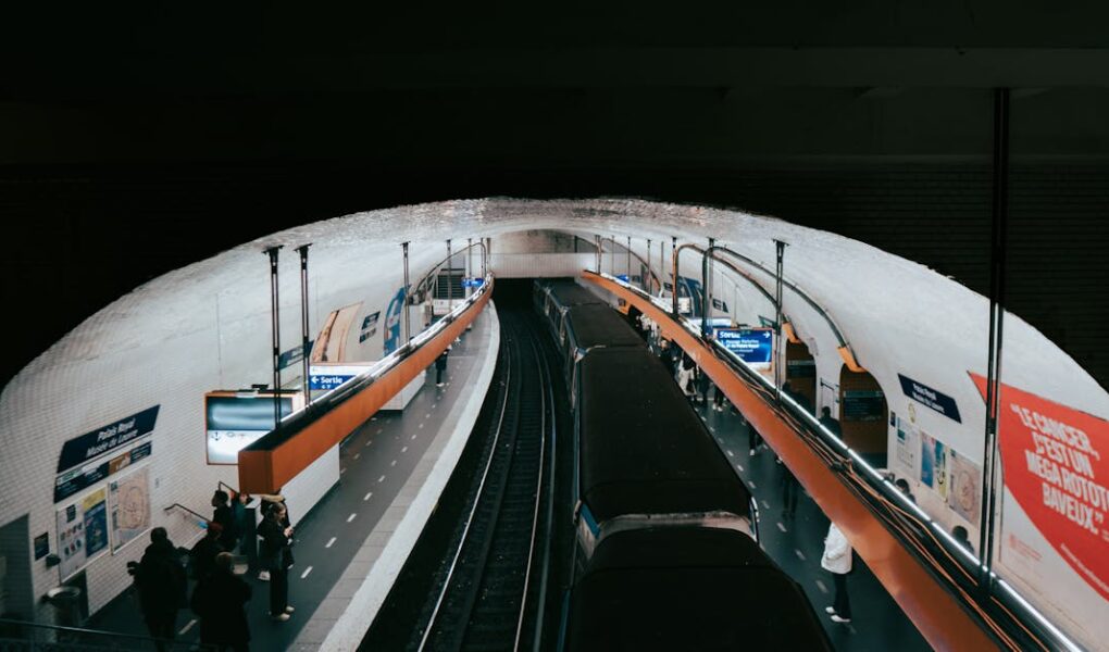 découvrez le train corail économique pour voyager de bordeaux à paris confortablement et à petit prix. réservez dès maintenant votre billet pour un trajet rapide et agréable.