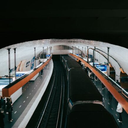 découvrez le train corail économique pour voyager de bordeaux à paris confortablement et à petit prix. réservez dès maintenant votre billet pour un trajet rapide et agréable.